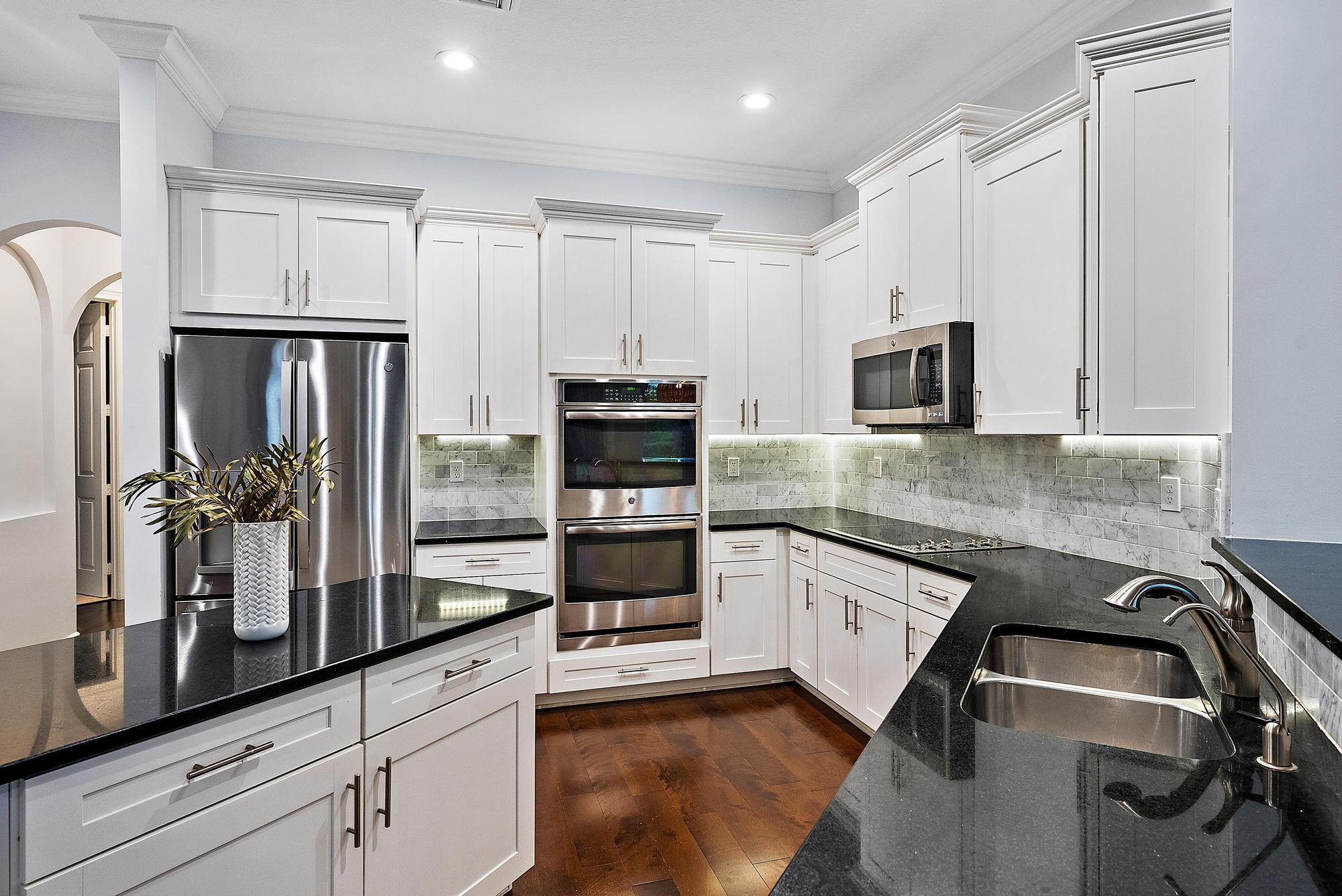 128 Casa Circle Jupiter, FL 33458 - Photo 14 of 78 Kitchen