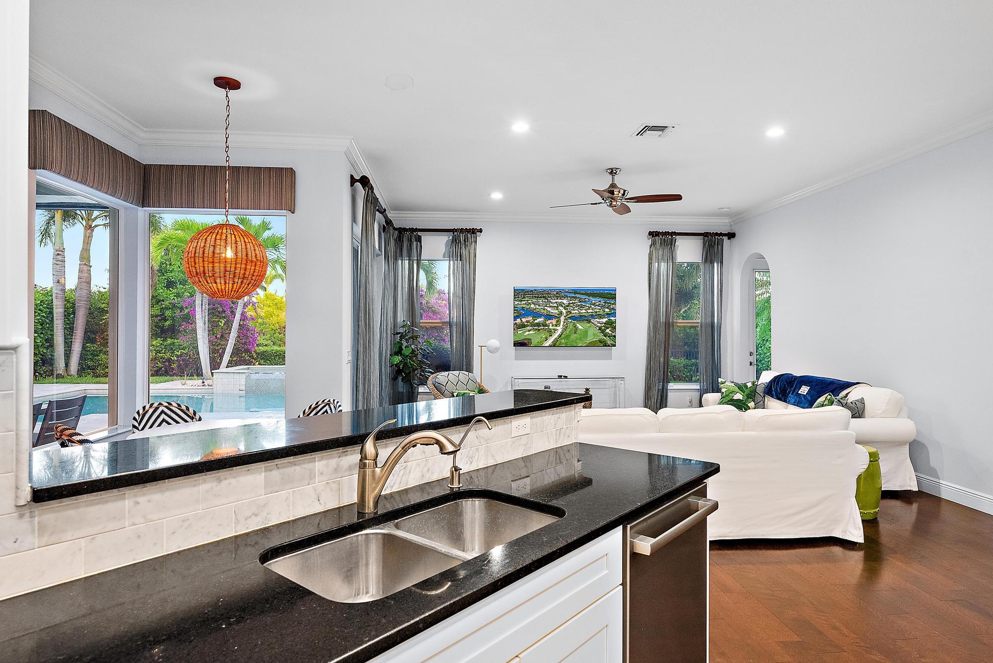 128 Casa Circle Jupiter, FL 33458 - Photo 16 of 78 Kitchen