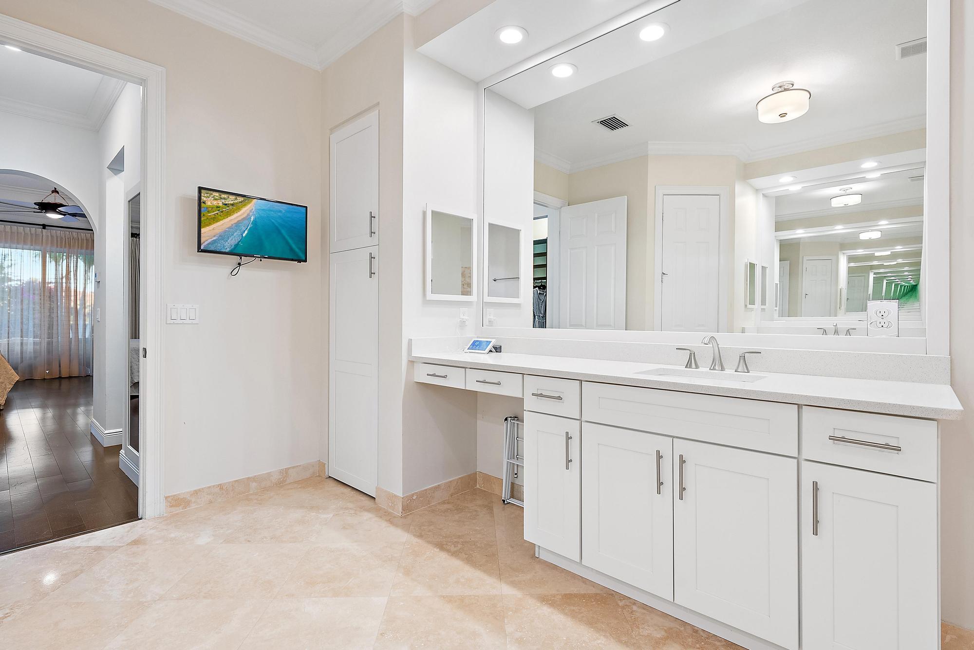 128 Casa Circle Jupiter, FL 33458 - Photo 26 of 78 Primary Bath