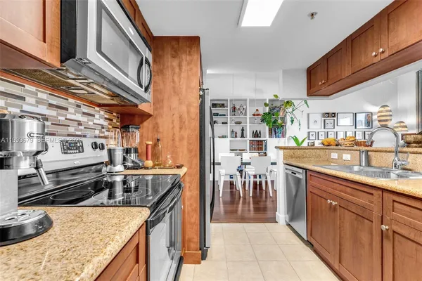 $3,300 | 36 Northwest 6th Avenue, Unit TS8, Miami, FL 33128
