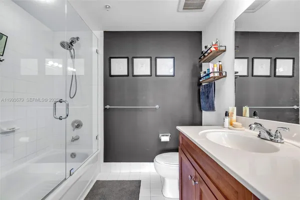 $3,300 | 36 Northwest 6th Avenue, Unit TS8, Miami, FL 33128