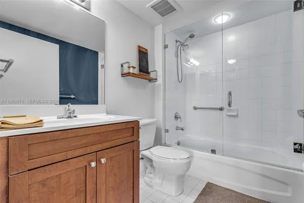 $3,300 | 36 Northwest 6th Avenue, Unit TS8, Miami, FL 33128