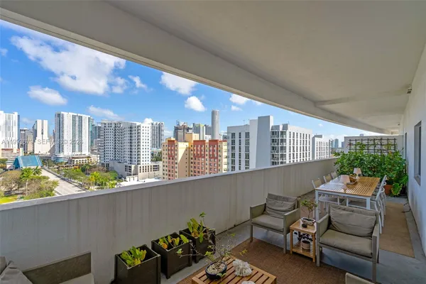 $3,300 | 36 Northwest 6th Avenue, Unit TS8, Miami, FL 33128