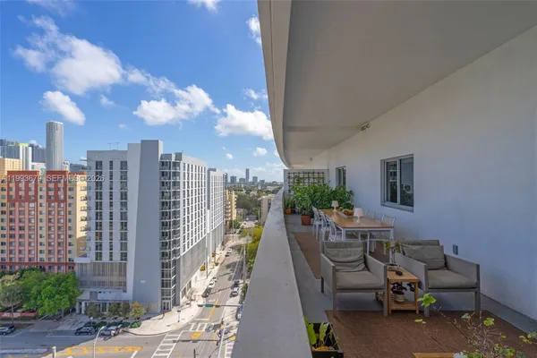 $3,300 | 36 Northwest 6th Avenue, Unit TS8, Miami, FL 33128