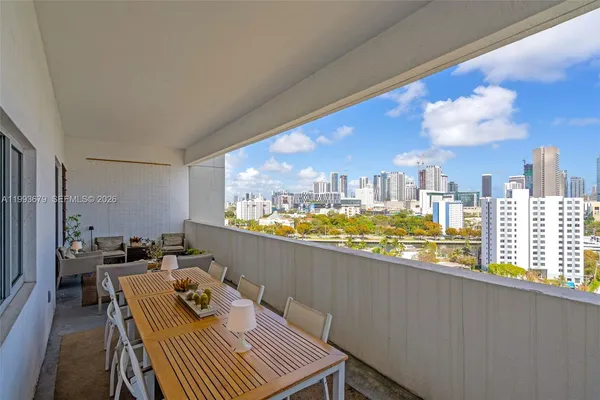$3,300 | 36 Northwest 6th Avenue, Unit TS8, Miami, FL 33128