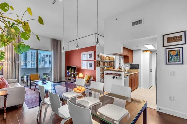 $3,300 | 36 Northwest 6th Avenue, Unit TS8, Miami, FL 33128