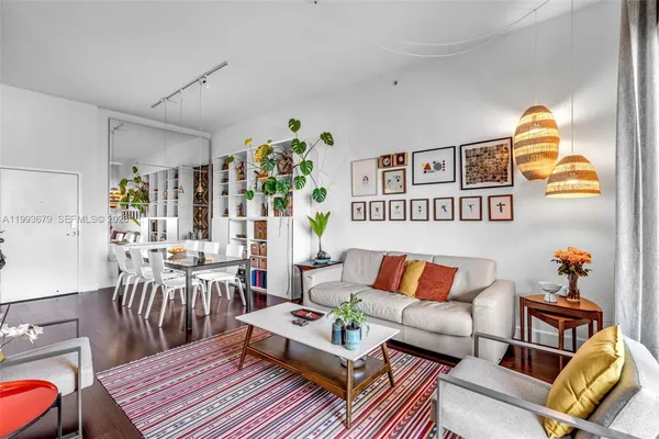 $3,300 | 36 Northwest 6th Avenue, Unit TS8, Miami, FL 33128