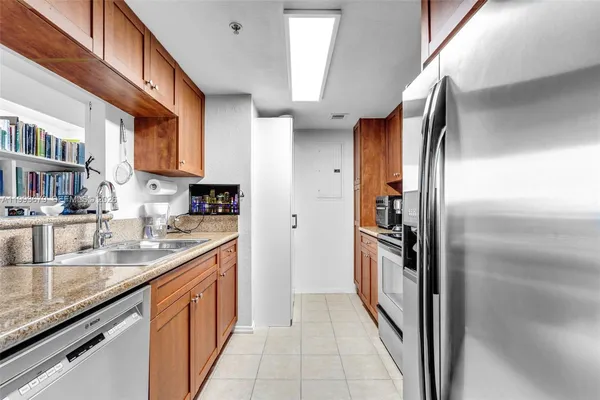 $3,300 | 36 Northwest 6th Avenue, Unit TS8, Miami, FL 33128