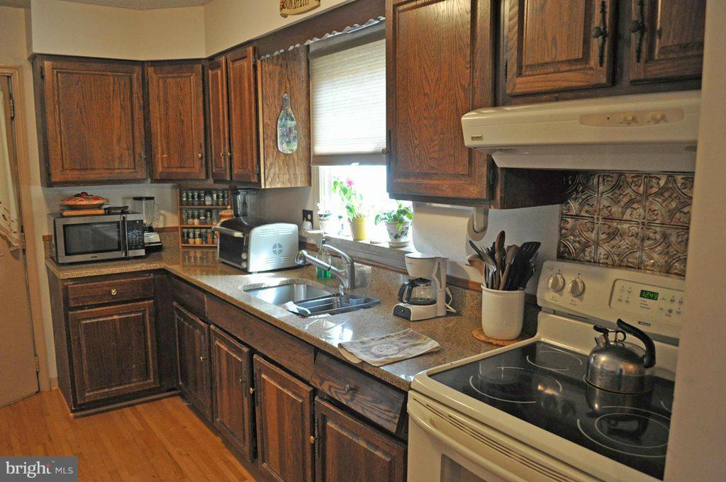 1567 Bloom Road Westminster, MD 21157 - Photo 12 of 30 Kitchen