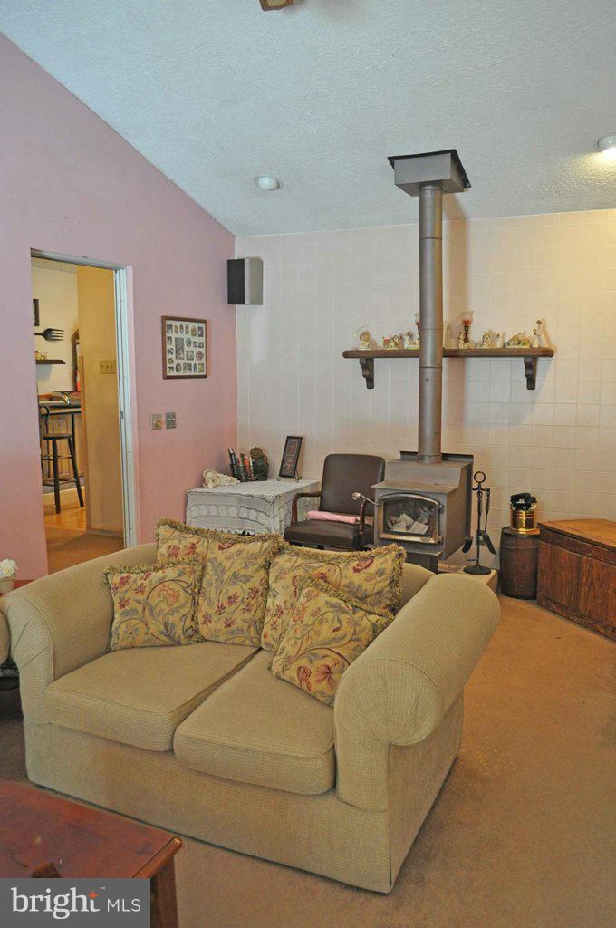 1567 Bloom Road Westminster, MD 21157 - Photo 6 of 30 Living Room