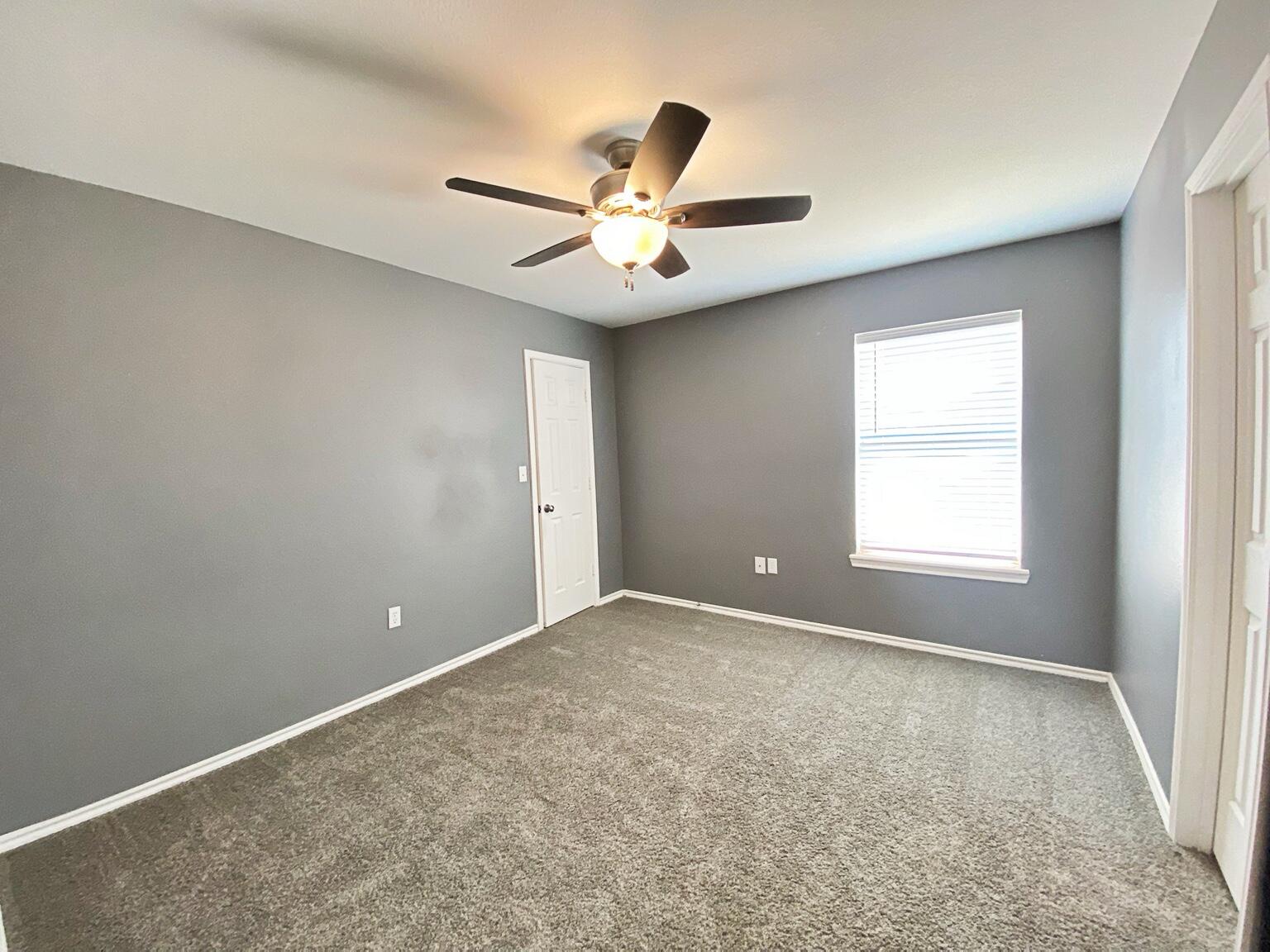 532 North Clinton Avenue Lubbock, TX 79416 - Photo 14 of 37 005 4