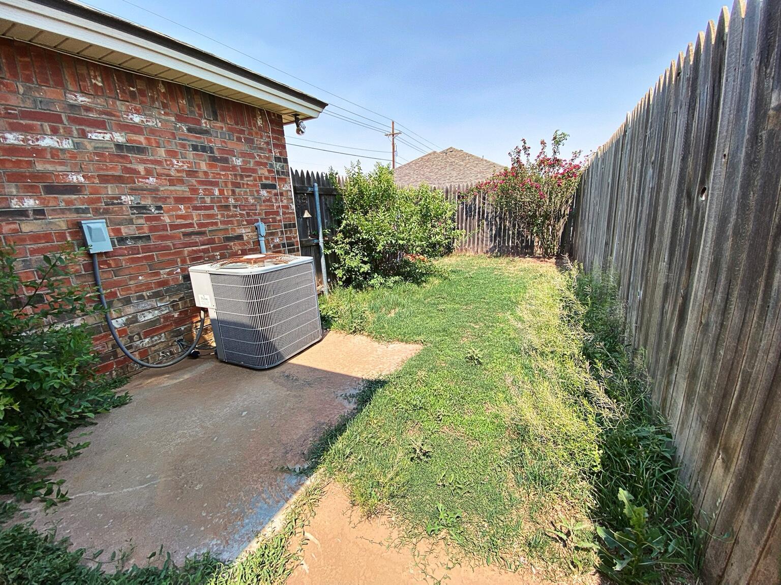 532 North Clinton Avenue Lubbock, TX 79416 - Photo 19 of 37 000 4