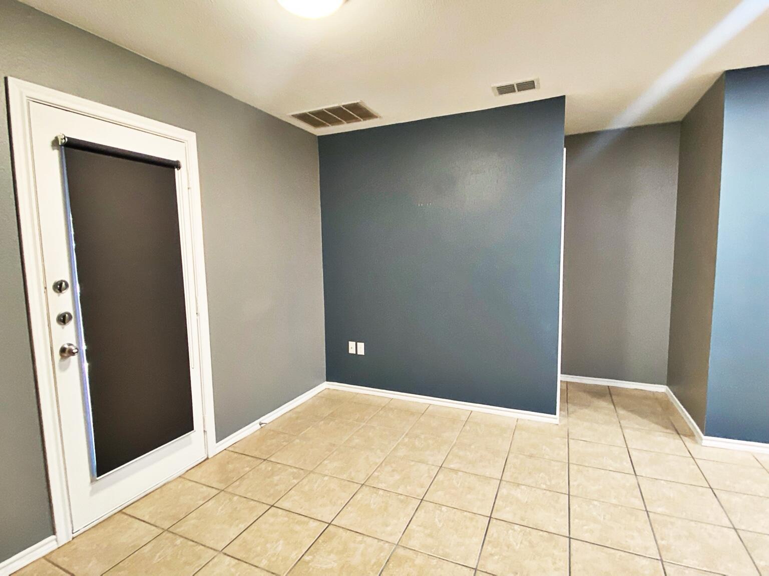 532 North Clinton Avenue Lubbock, TX 79416 - Photo 20 of 37 017 3