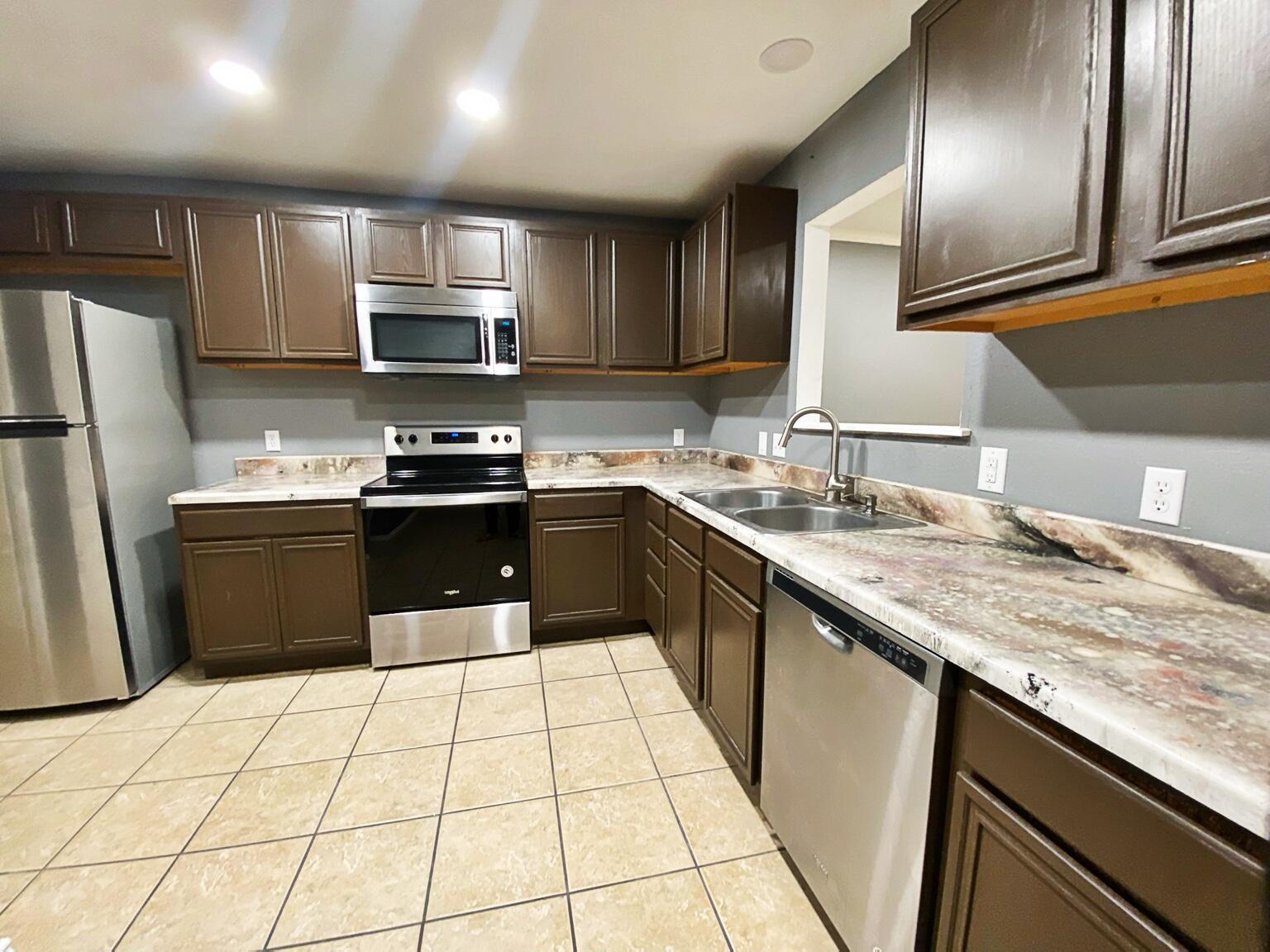 532 North Clinton Avenue Lubbock, TX 79416 - Photo 30 of 37 007 3