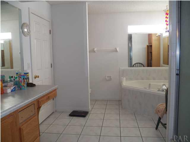 2131 Racer Lane Cantonment, FL 32533 - Photo 4 of 11 Gallery Image 4