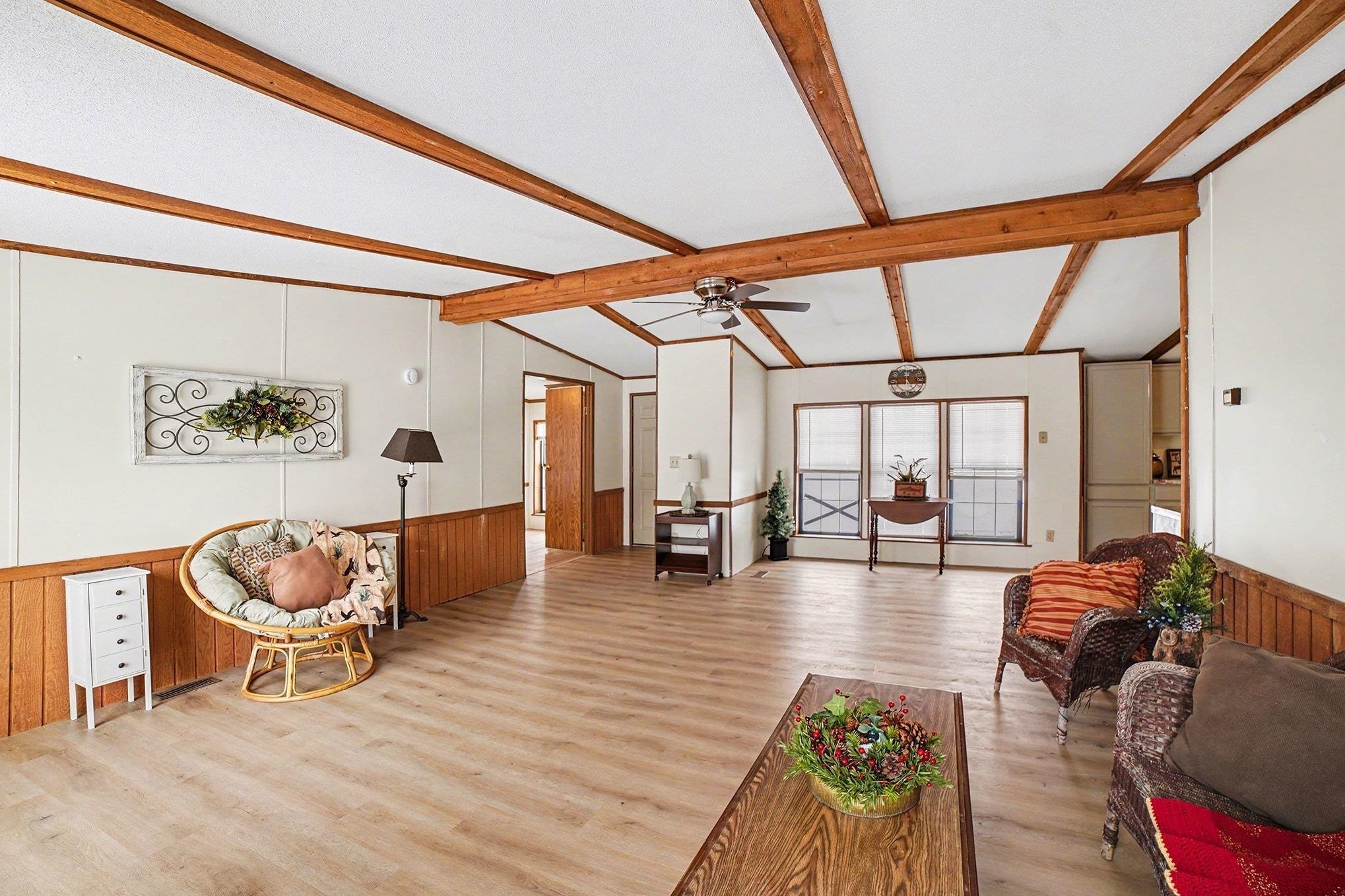 1283 Waldron Road South Crystal, MI 48818 - Photo 5 of 31 1941499-d867f89a-3cdc-42f0-a285-4c7f6204b10d.JPG