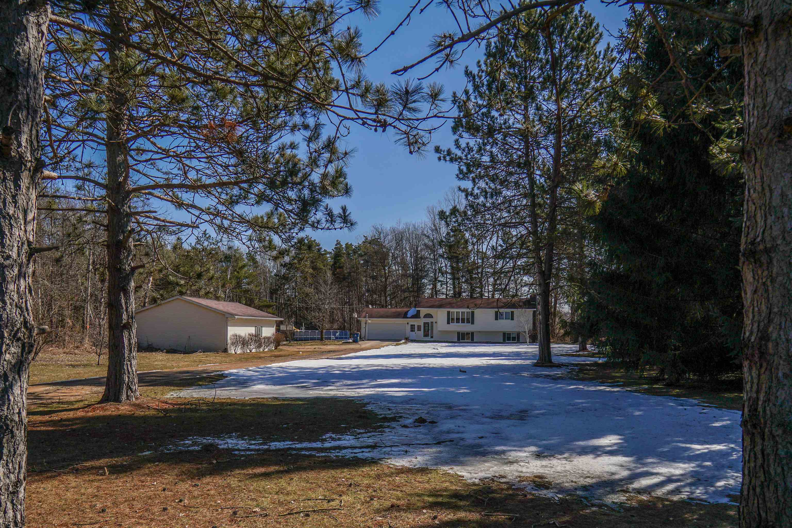 3074 North Lewis Road Coleman, MI 48618 - Photo 1 of 26