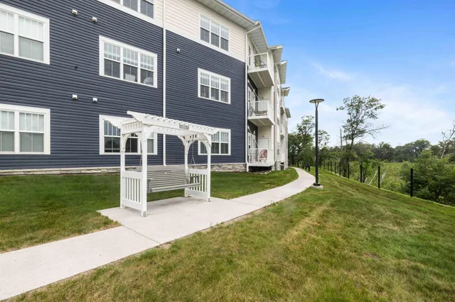 $154,000 | 7084 Glory Road South, Unit 309, Baxter, MN 56425