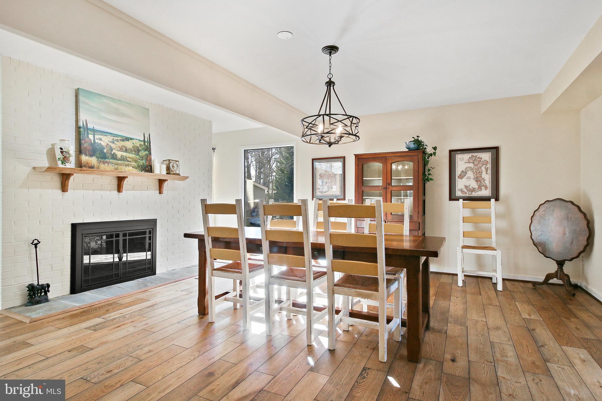 2003 Upper Lake Drive Reston, VA 20191 - Photo 18 of 89 Dining room with great natural light.