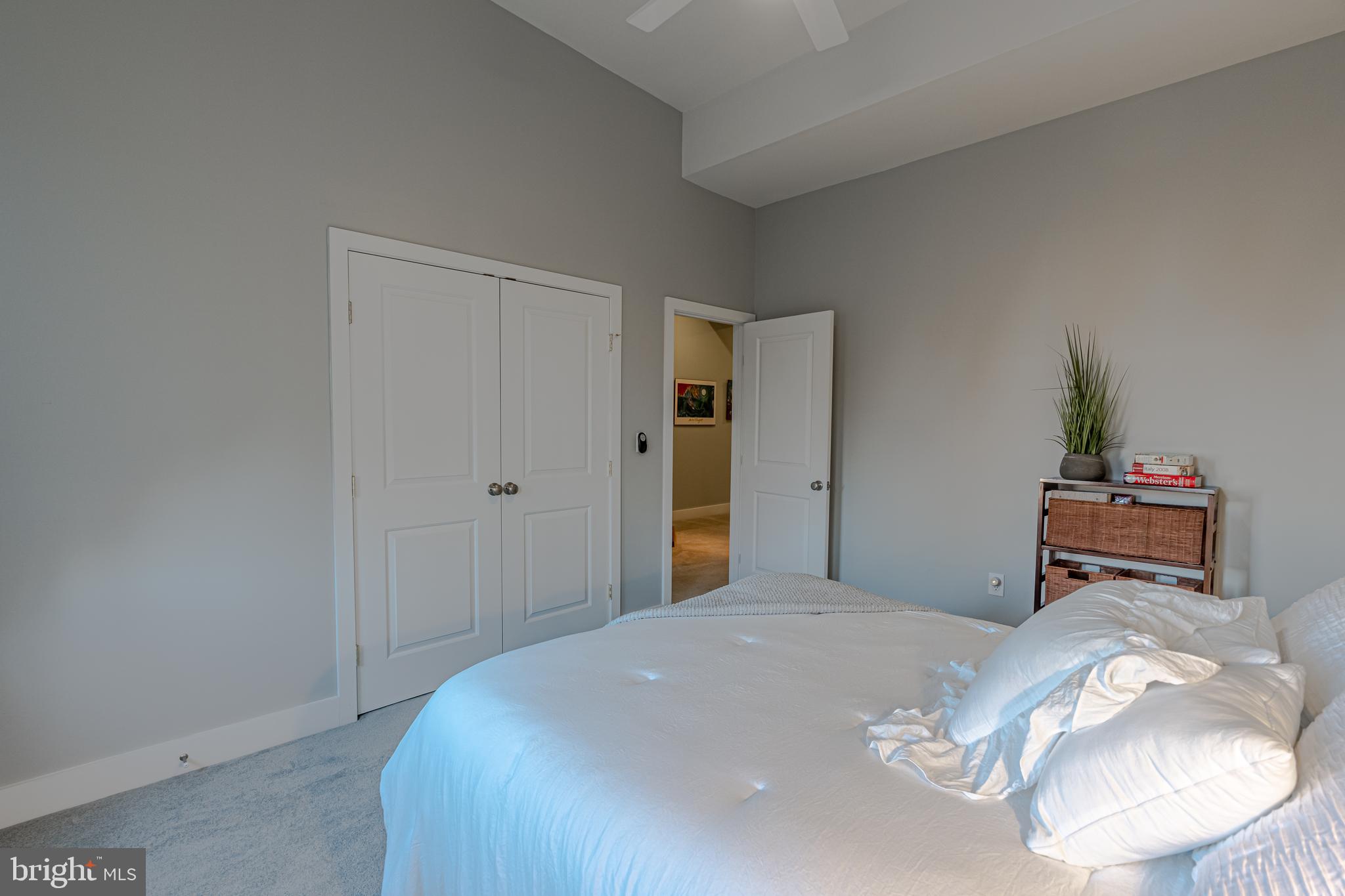 628 South Wolfe Street Baltimore, MD 21231 - Photo 28 of 44 Light-filled front bedroom