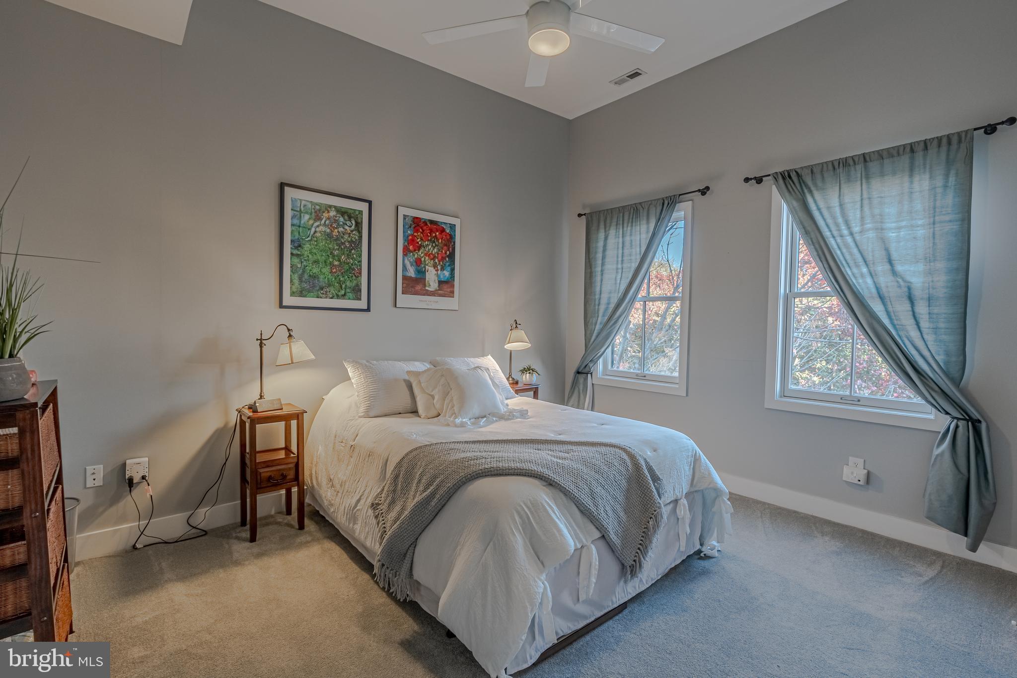 628 South Wolfe Street Baltimore, MD 21231 - Photo 29 of 44 Light-filled front bedroom