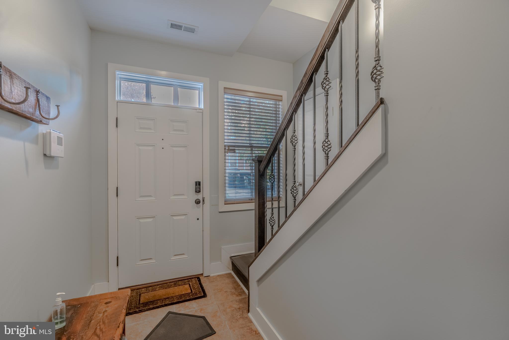 628 South Wolfe Street Baltimore, MD 21231 - Photo 43 of 44 Main level entry from garage
