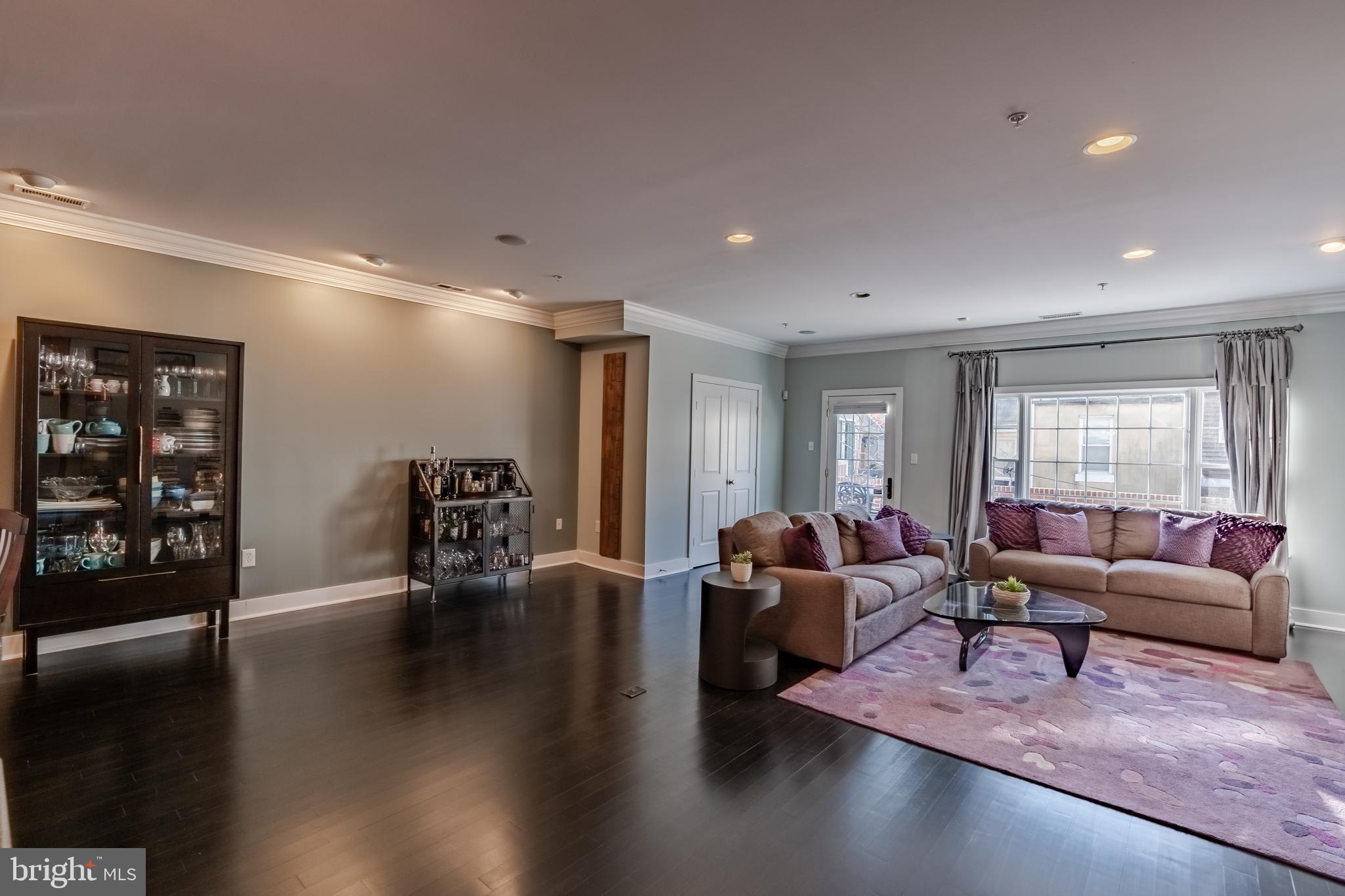 628 South Wolfe Street Baltimore, MD 21231 - Photo 7 of 44 Family room with walkout terrace