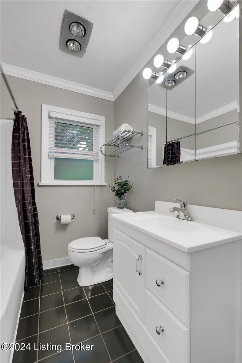 3709 Hanover Road Louisville, KY 40207 - Photo 17 of 39 1st floor bathroom