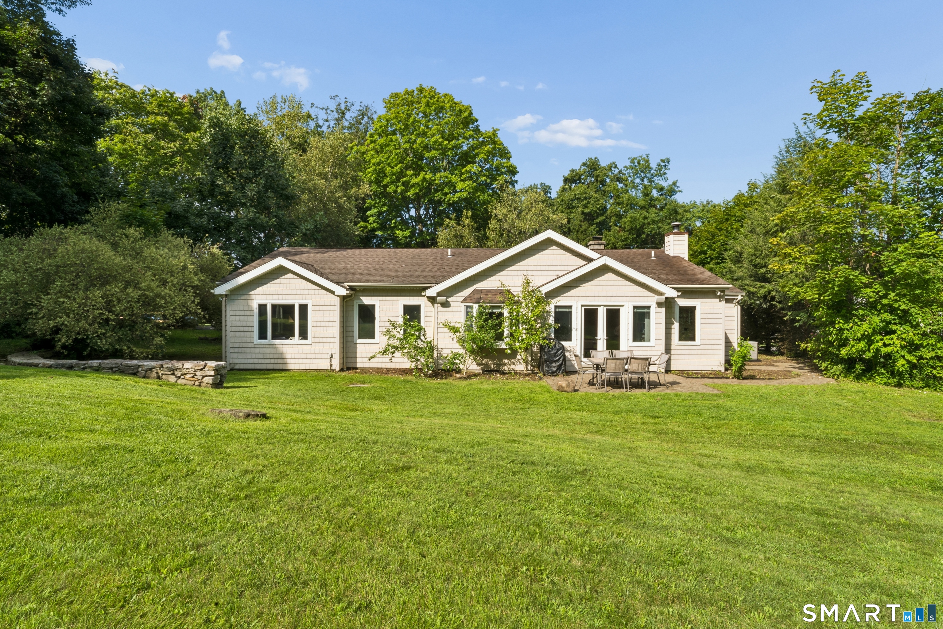 13 Allen Road Brookfield, CT 06804 - Photo 3 of 38 Gallery Image 3