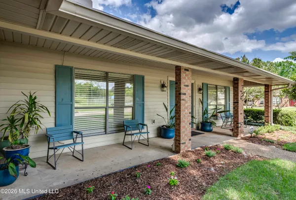 $354,900 | 107 Westlake Drive, Brandon, MS 39047