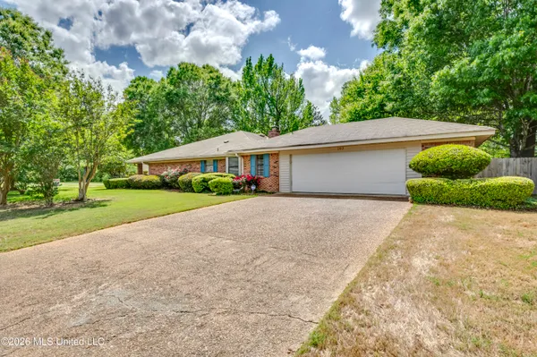 $354,900 | 107 Westlake Drive, Brandon, MS 39047