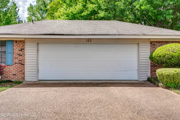 $354,900 | 107 Westlake Drive, Brandon, MS 39047