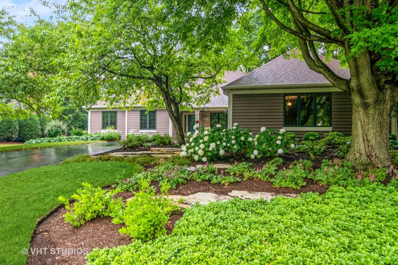 980 Pinecrest Drive Sugar Grove, IL 60554 - Photo 3 of 38 a front view of a house with a yard