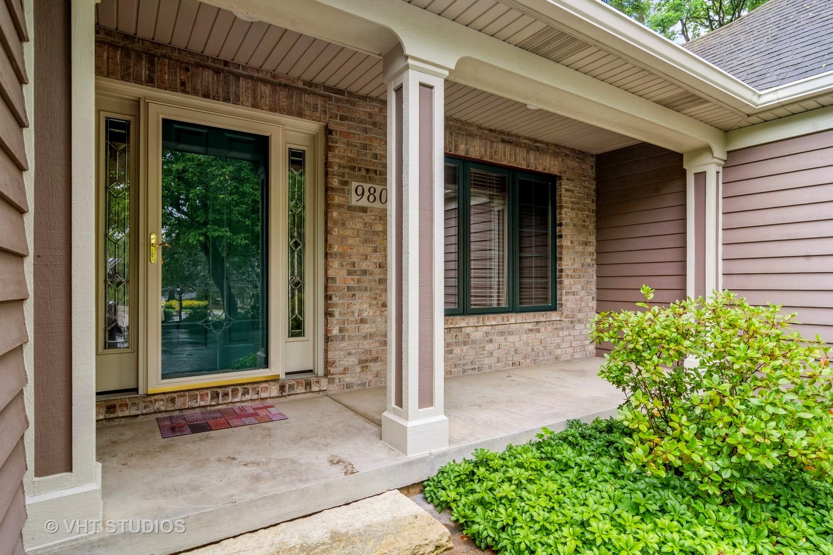 980 Pinecrest Drive Sugar Grove, IL 60554 - Photo 4 of 38 a view of a entrance door of the house