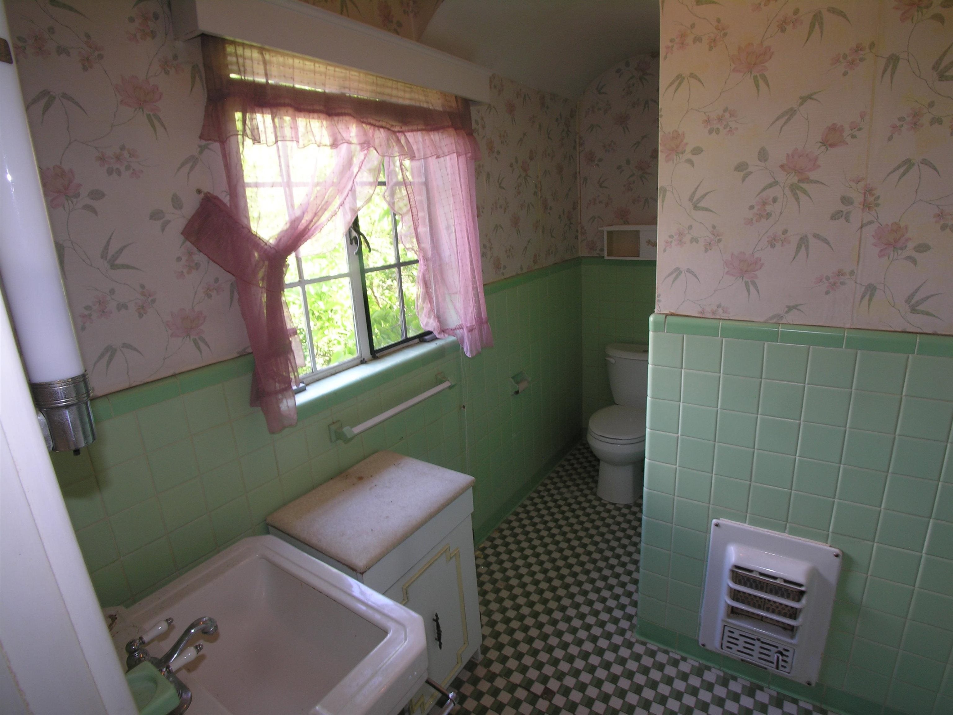 323 South Englewood Road Huntington, WV 25701 - Photo 13 of 25 Gallery Image 13