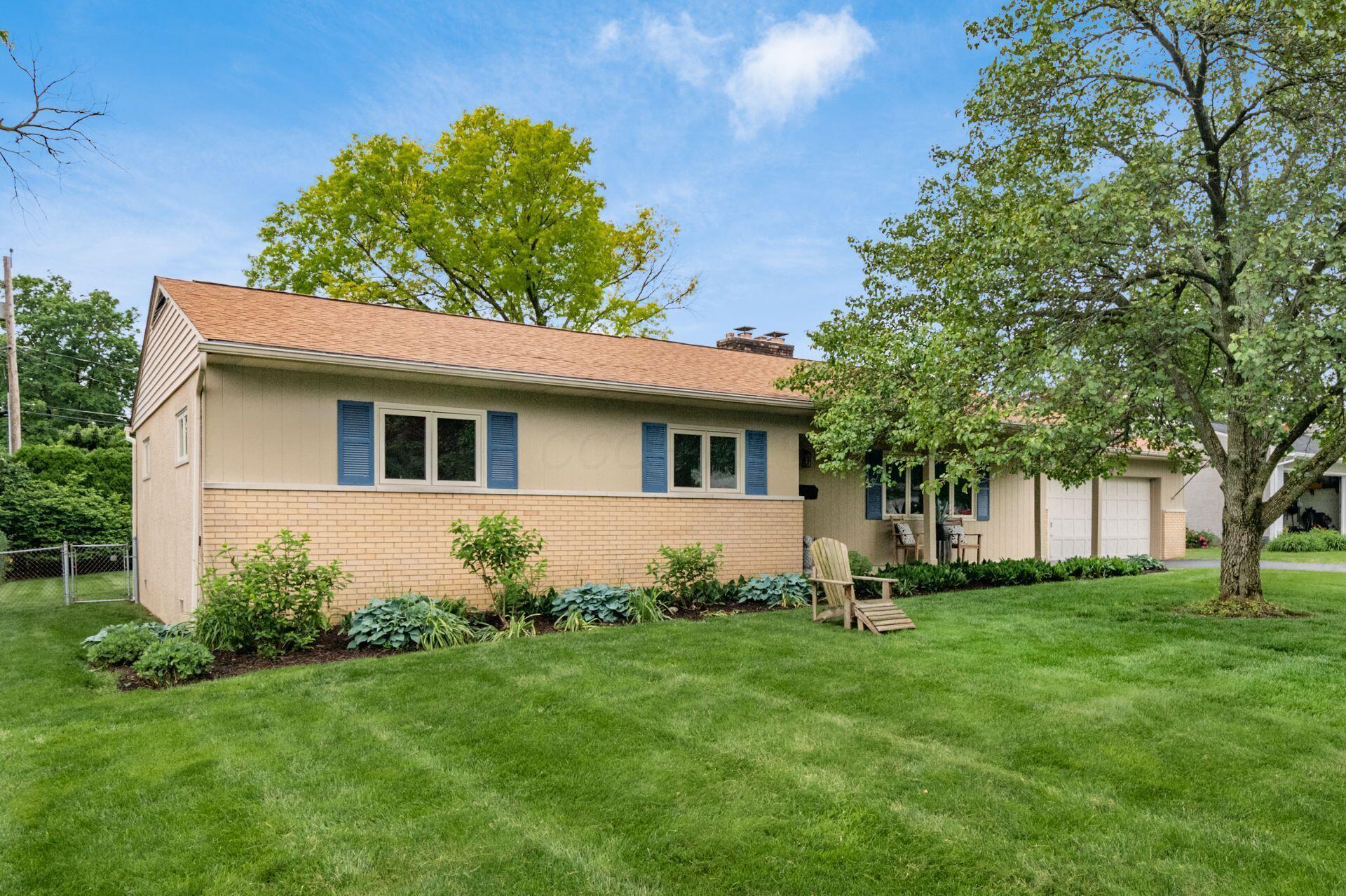 2105 Chardon Road Columbus, OH 43220 - Photo 3 of 45 2105 Chardon Rd