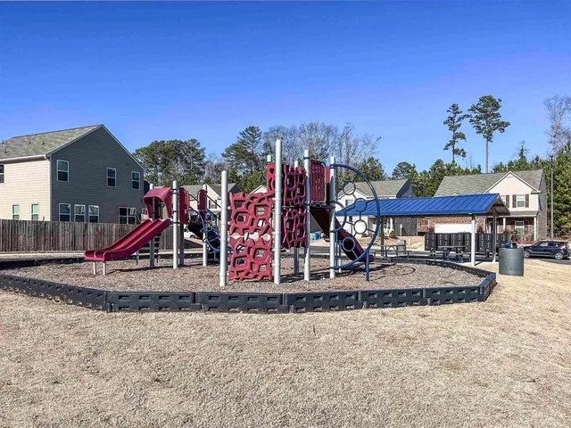 $2,200 | 700 Fitzroy Drive, Athens, GA 30606