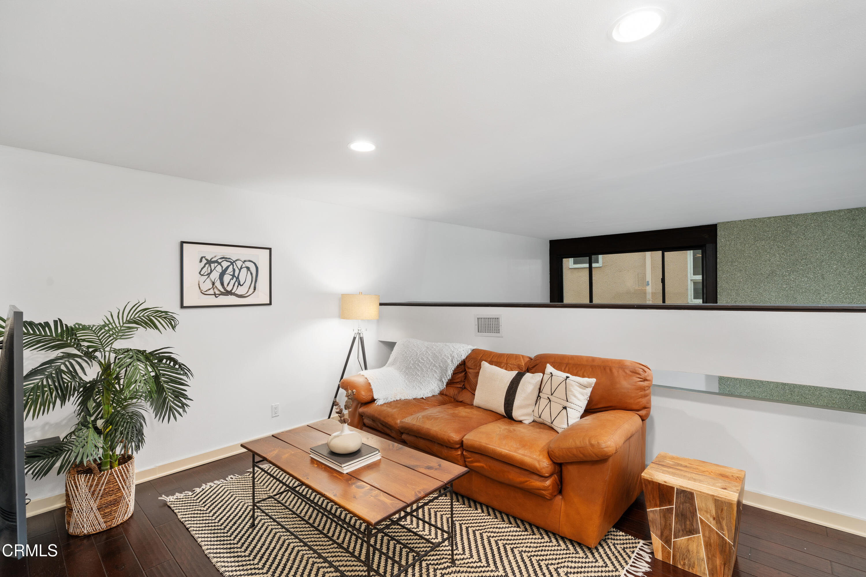 11915 Gorham Avenue, Unit 3 Los Angeles, CA 90049 - Photo 12 of 30 Loft3