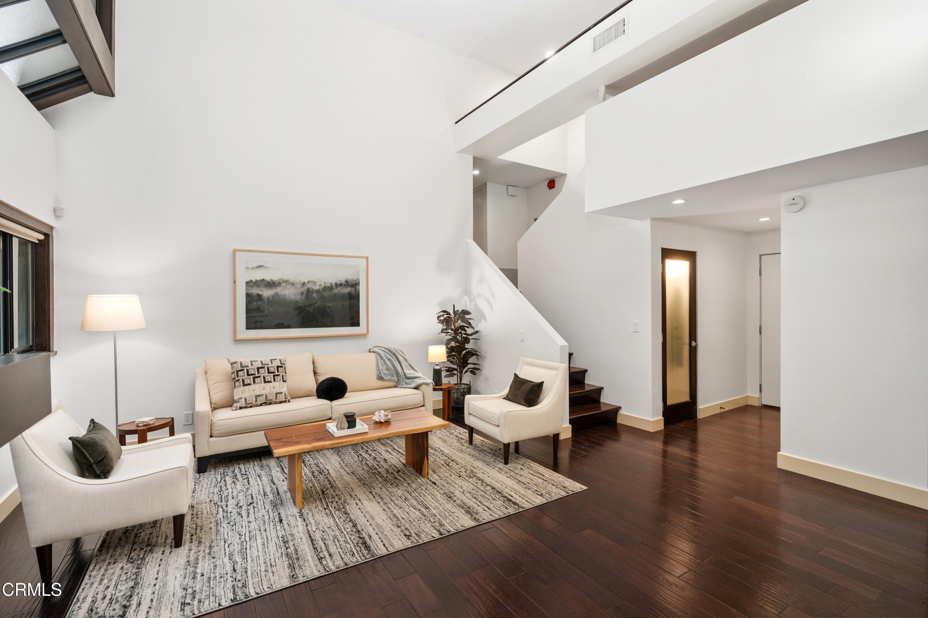 11915 Gorham Avenue, Unit 3 Los Angeles, CA 90049 - Photo 5 of 30 Living Room4