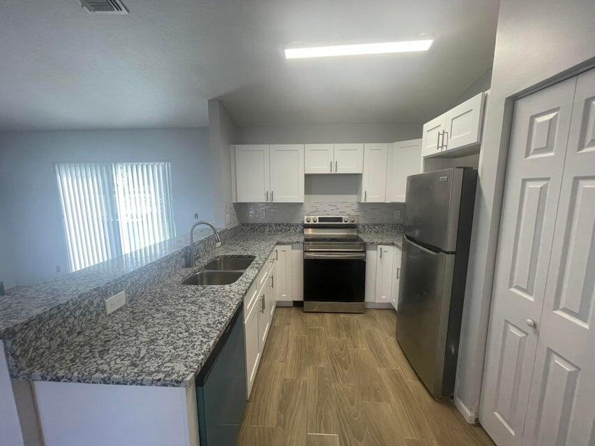 1105 West 9th Street Riviera Beach, FL 33404 - Photo 2 of 14 2