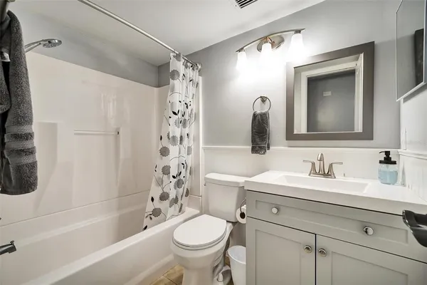 $427,000 | 1305 Willow Valley Drive, Brandon, FL 33510