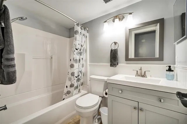 $435,000 | 1305 Willow Valley Drive, Brandon, FL 33510