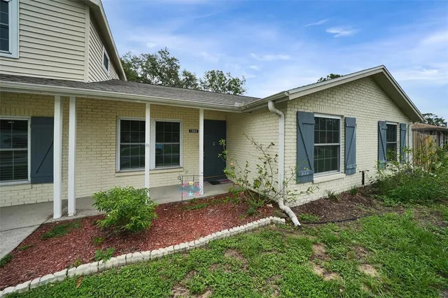 $435,000 | 1305 Willow Valley Drive, Brandon, FL 33510