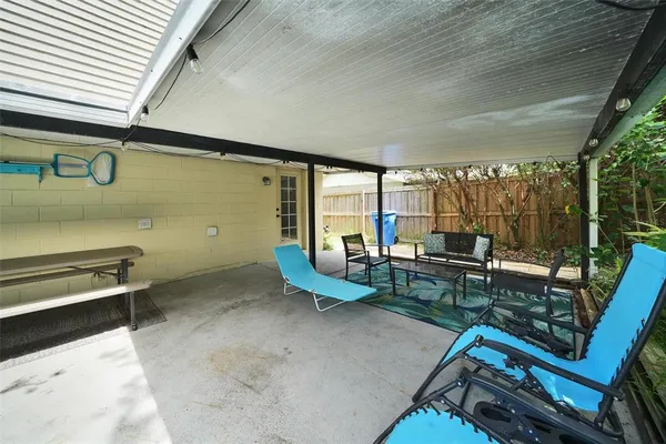 $427,000 | 1305 Willow Valley Drive, Brandon, FL 33510