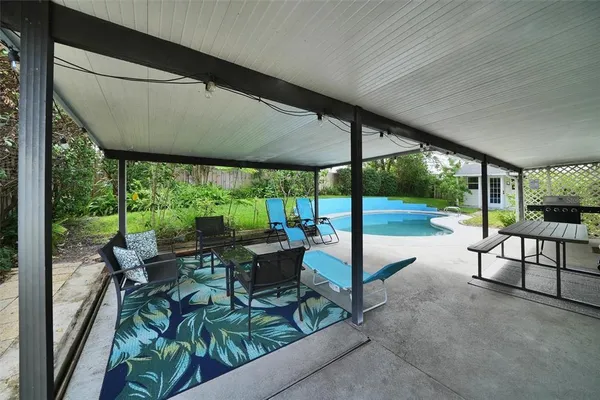 $427,000 | 1305 Willow Valley Drive, Brandon, FL 33510