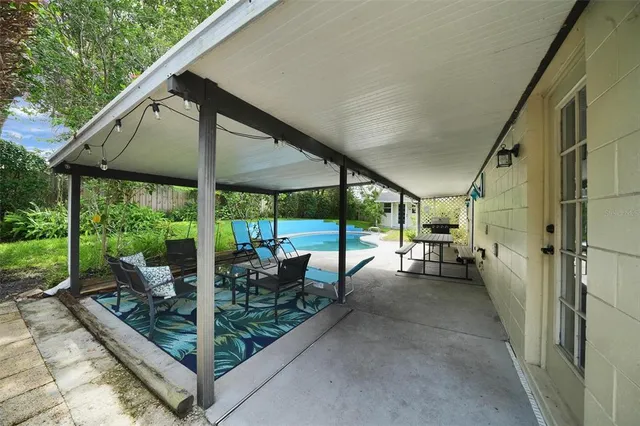 $435,000 | 1305 Willow Valley Drive, Brandon, FL 33510