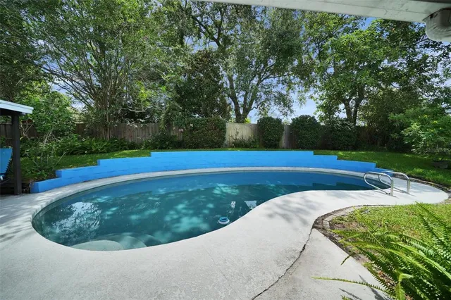 $435,000 | 1305 Willow Valley Drive, Brandon, FL 33510