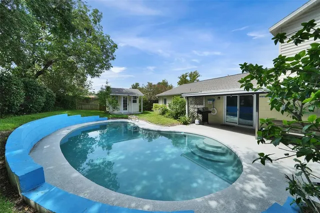 $435,000 | 1305 Willow Valley Drive, Brandon, FL 33510