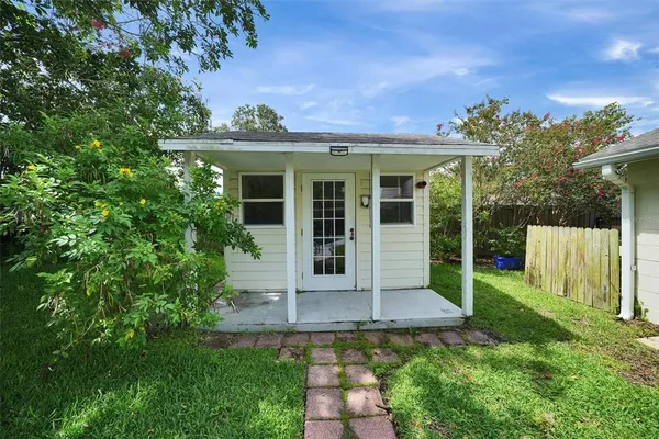 $427,000 | 1305 Willow Valley Drive, Brandon, FL 33510