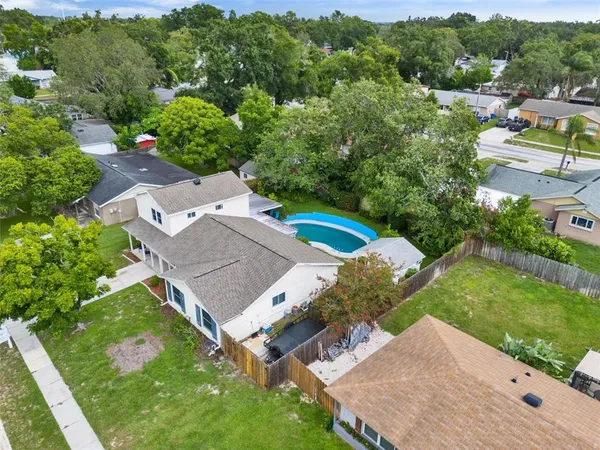 $427,000 | 1305 Willow Valley Drive, Brandon, FL 33510